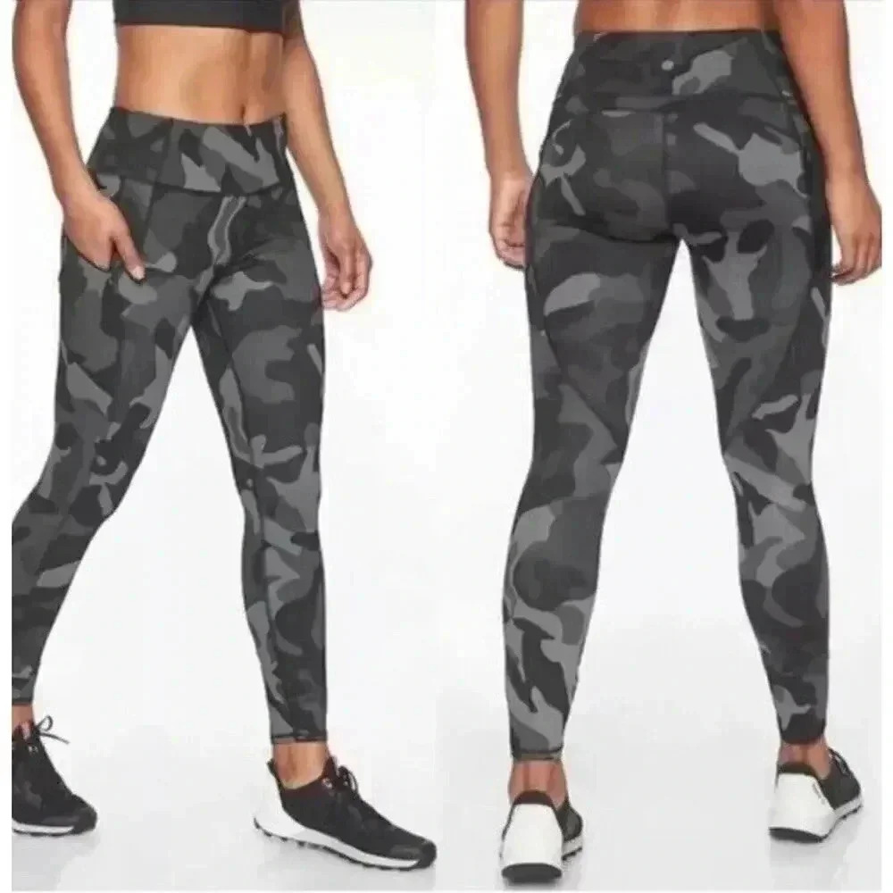 Athleta Size Extra Small Camo Contender 7/8 Tight Black Pocket EUC